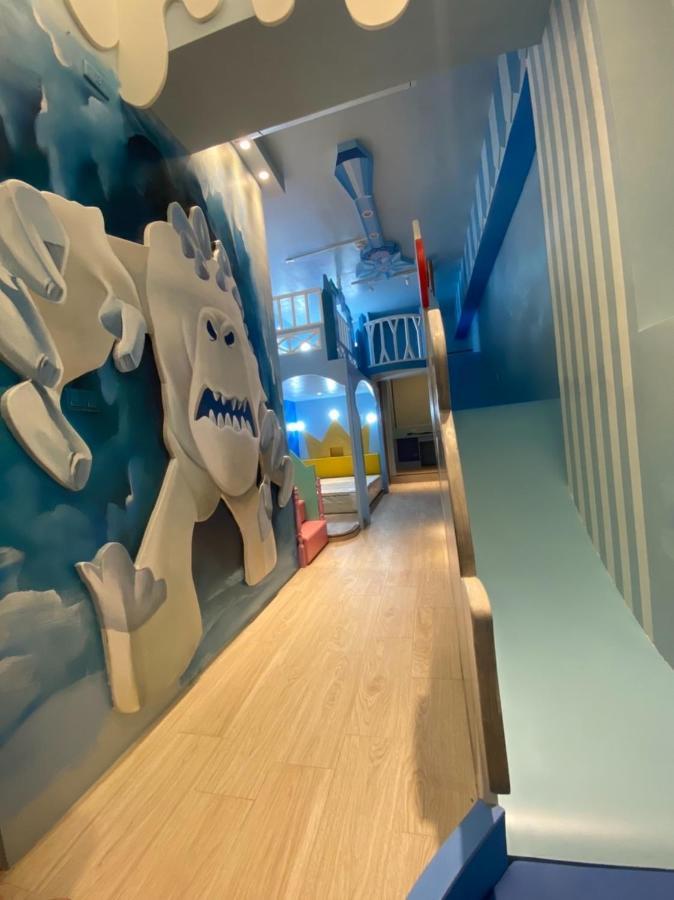 Fun Holiday Family Hostel Tainan Buitenkant foto