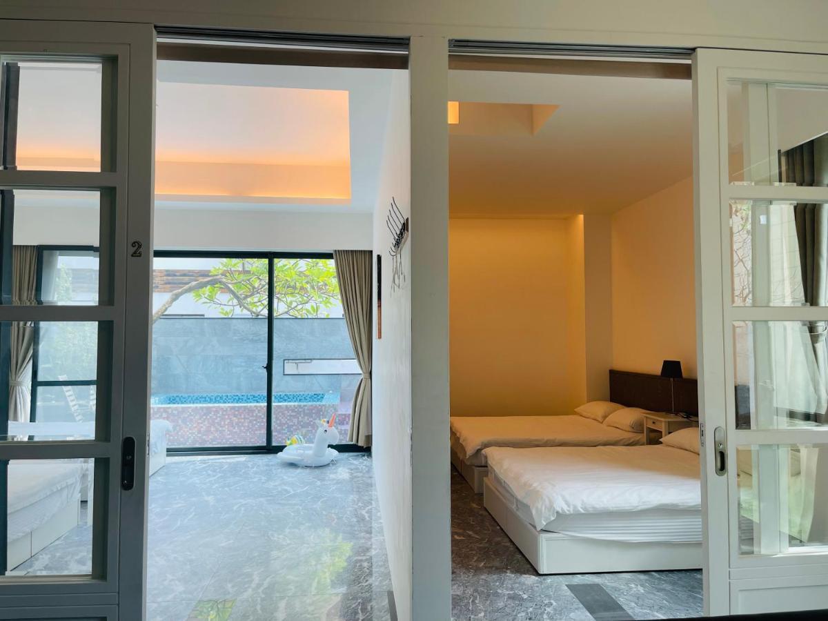 Fun Holiday Family Hostel Tainan Buitenkant foto