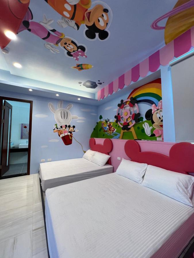 Fun Holiday Family Hostel Tainan Buitenkant foto