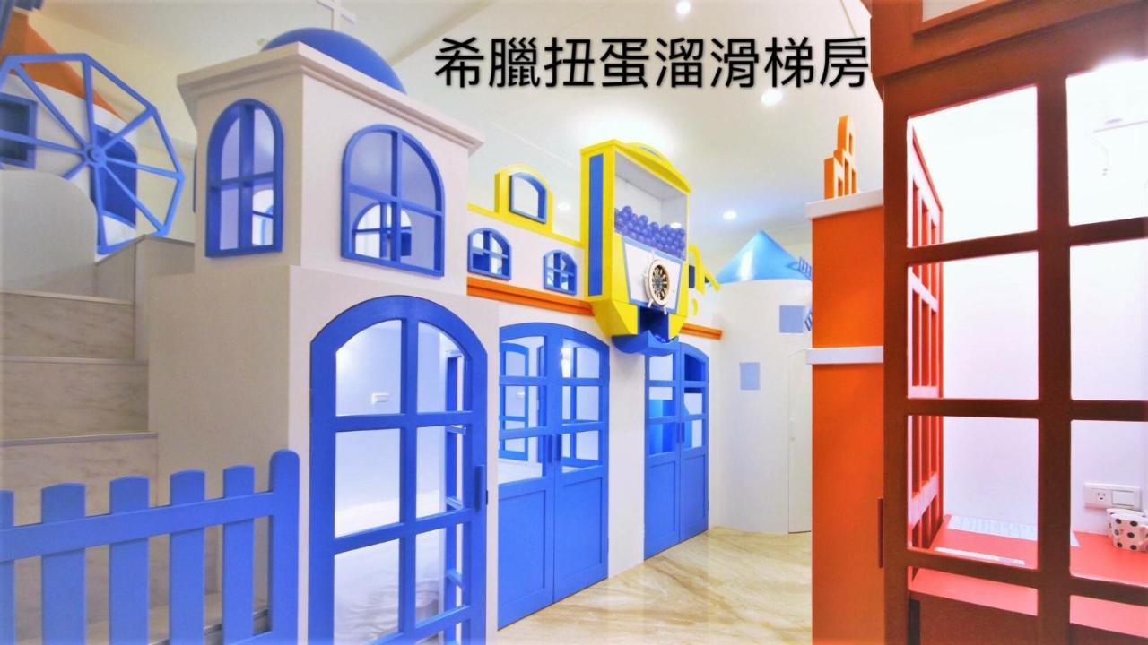 Fun Holiday Family Hostel Tainan Buitenkant foto