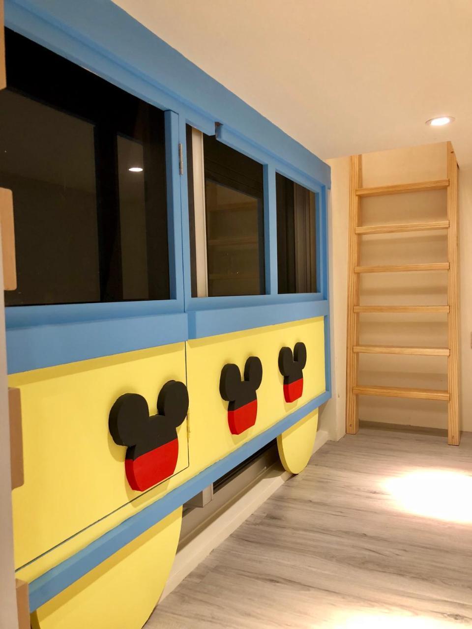 Fun Holiday Family Hostel Tainan Buitenkant foto